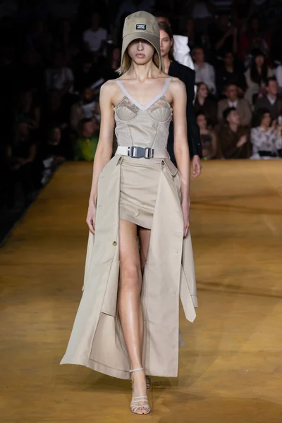 Look 52